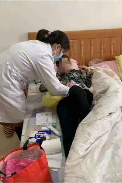 【学思想 强党性 重实践 建新功】一支部一品牌 “医”路仁心守健康 【学思想 强党性 重实践 建新功】一支部一品牌 “医”路仁心守健康
