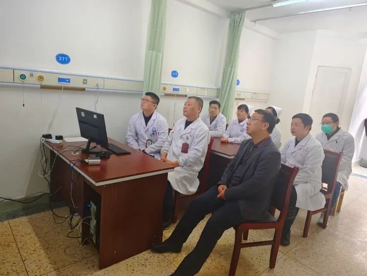 足不出户看名医 远程会诊面对面 足不出户看名医 远程会诊面对面