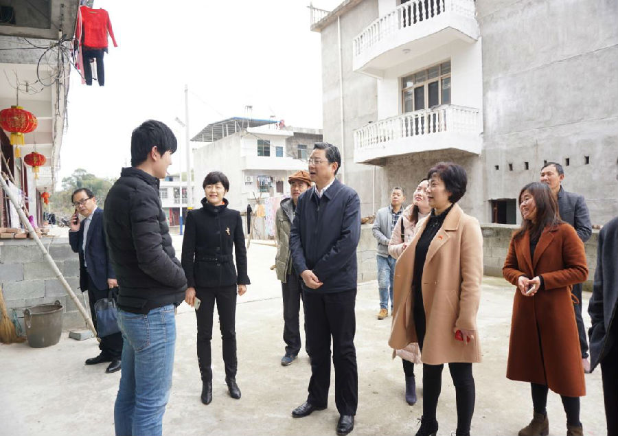 院党委书记李昱陪同市政协副主席徐建辉同志 赴田东村调研,助力脱贫攻坚工作 院党委书记李昱陪同市政协副主席徐建辉同志 赴田东村调研,助力脱贫攻坚工作