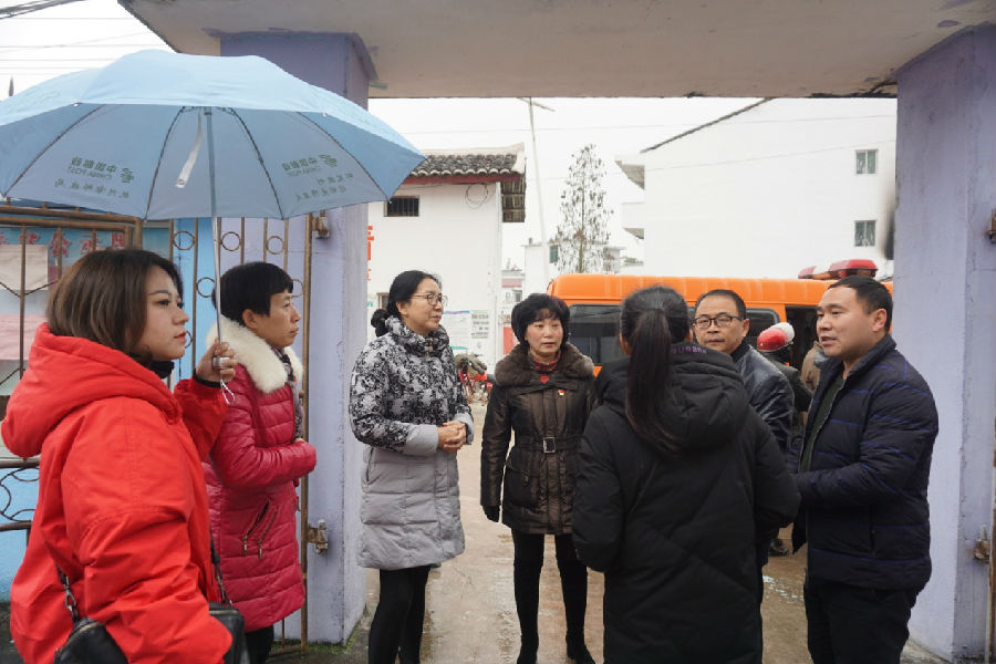 春节慰问送温暖  真情帮扶暖民心