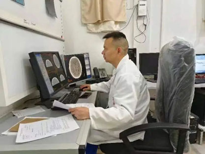 【载誉凯旋】我院支援突尼斯医疗队队员龚维良、曾胜荣载誉凯旋 【载誉凯旋】我院支援突尼斯医疗队队员龚维良、曾胜荣载誉凯旋