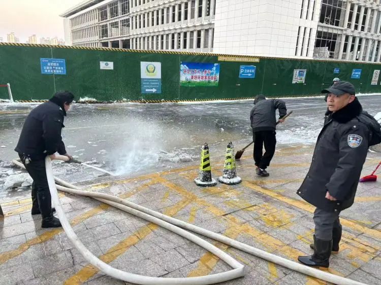 【闻“雪”而动】以雪为令齐行动 “医”路畅通护安全 【闻“雪”而动】以雪为令齐行动 “医”路畅通护安全