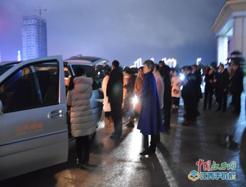 抚州市第一批援鄂医疗队7人出征
