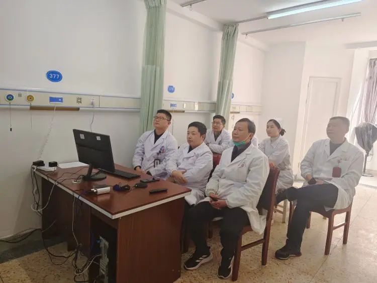 足不出户看名医 远程会诊面对面 足不出户看名医 远程会诊面对面