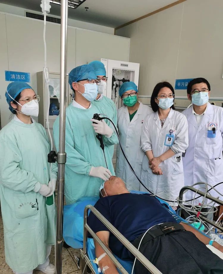 我院呼吸与危重症医学科开展超声支气管镜小探头引导下肺活检术(EBUS- TBLB) 我院呼吸与危重症医学科开展超声支气管镜小探头引导下肺活检术(EBUS- TBLB)