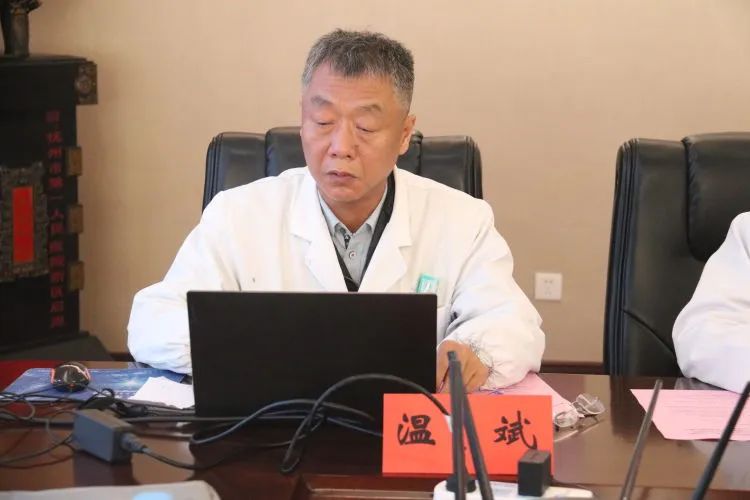 南大一附院与我院携手共建省级区域医疗中心,推动急诊重点专科建设 南大一附院与我院携手共建省级区域医疗中心,推动急诊重点专科建设