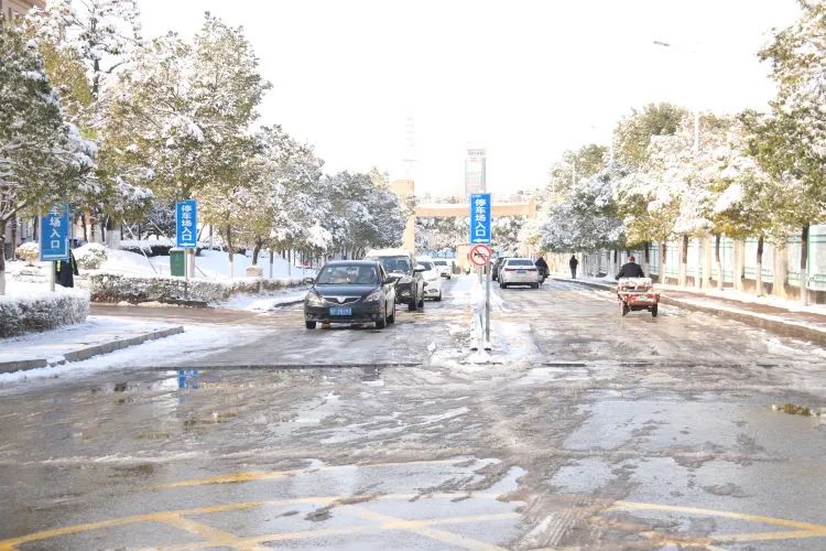 【闻“雪”而动】以雪为令齐行动 “医”路畅通护安全 【闻“雪”而动】以雪为令齐行动 “医”路畅通护安全